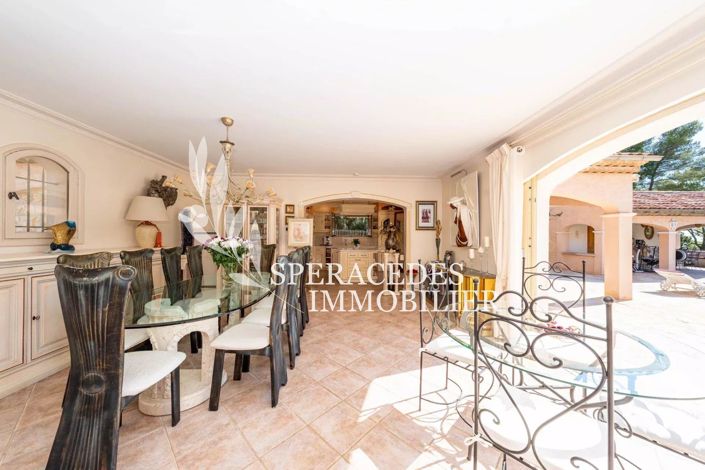 Image No.8-4 Bed House for sale