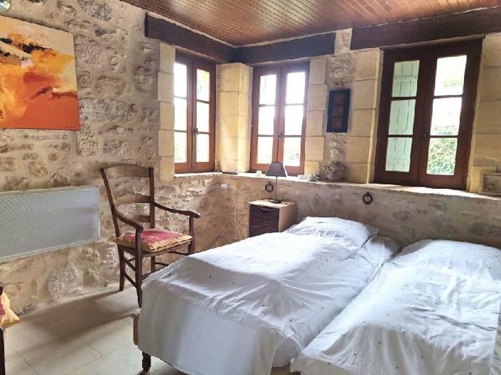 Image No.6-4 Bed House for sale