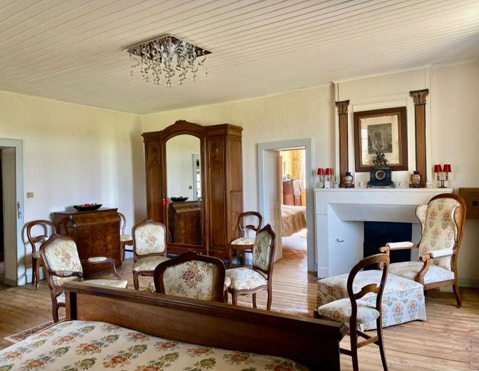 Image No.9-4 Bed House for sale