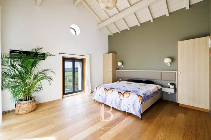 Image No.11-5 Bed House for sale