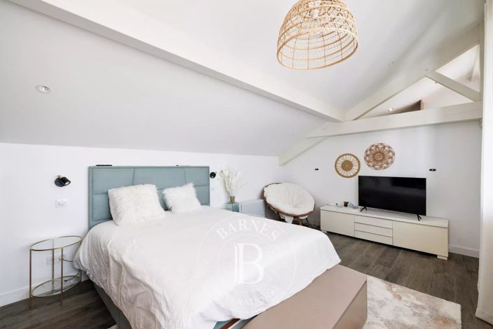 Image No.22-5 Bed House for sale