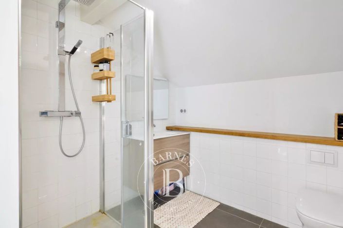 Image No.23-5 Bed House for sale