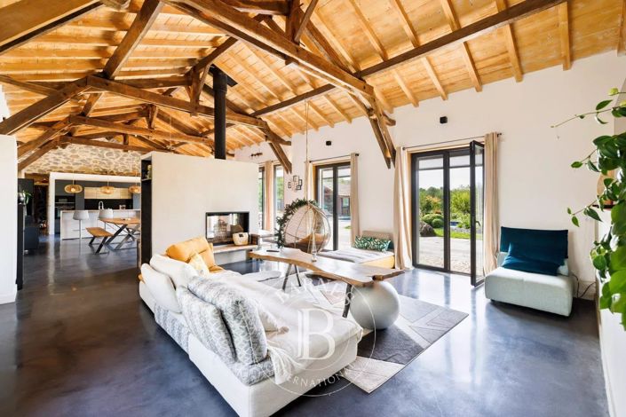 Image No.5-5 Bed House for sale