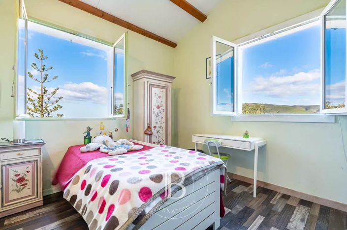 Image No.13-5 Bed House for sale