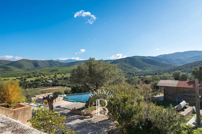 Image No.3-5 Bed House for sale