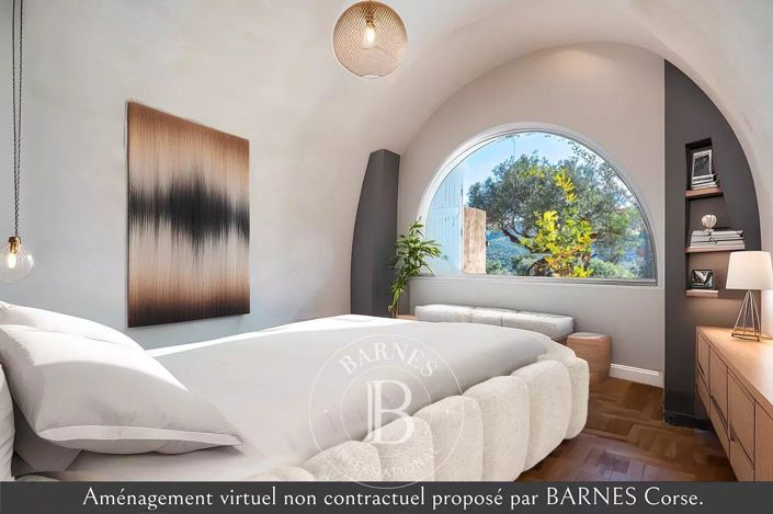 Image No.9-5 Bed House for sale