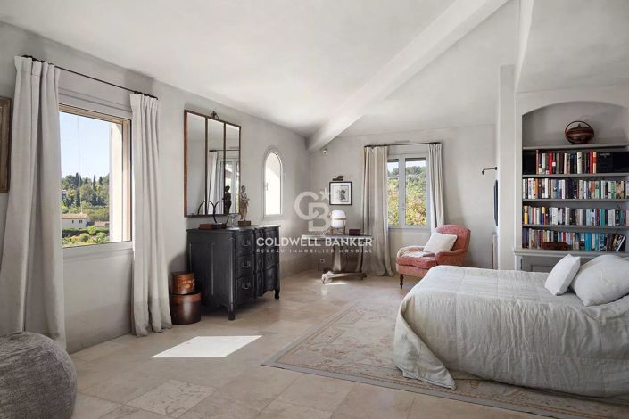 Image No.11-7 Bed House for sale