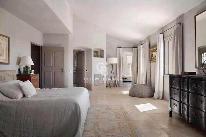 Image No.12-7 Bed House for sale