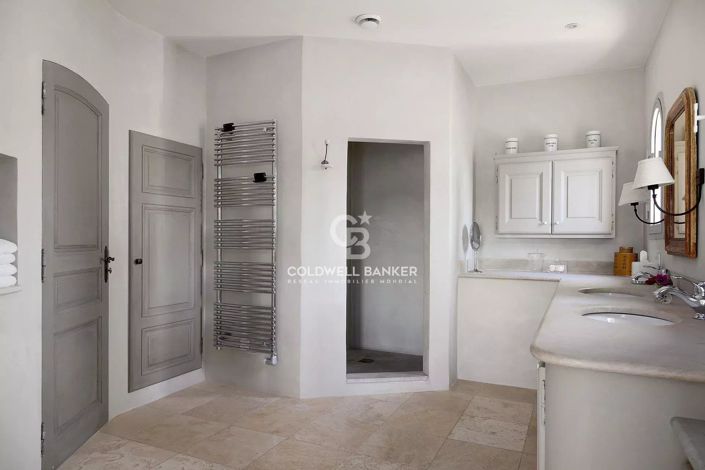 Image No.18-7 Bed House for sale