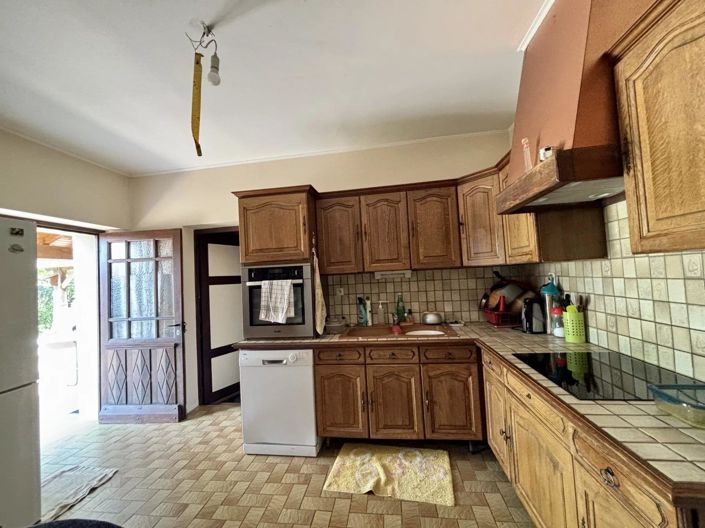 Image No.6-5 Bed House for sale