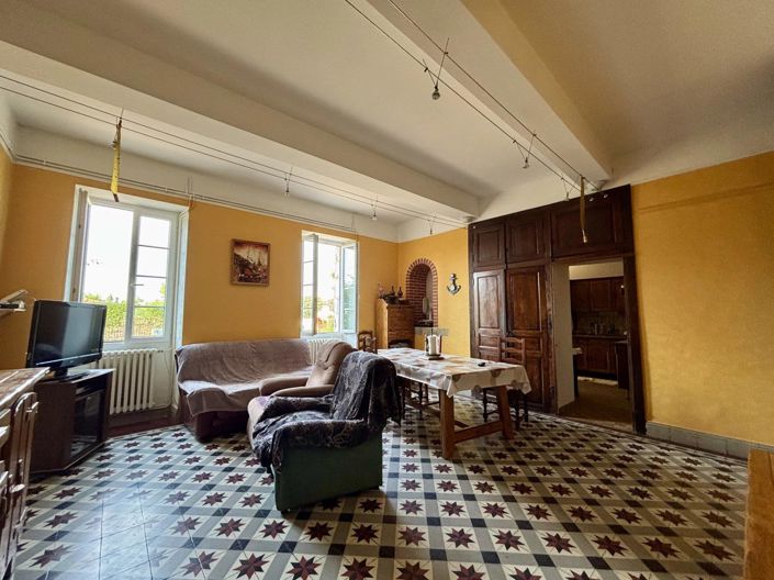 Image No.7-5 Bed House for sale