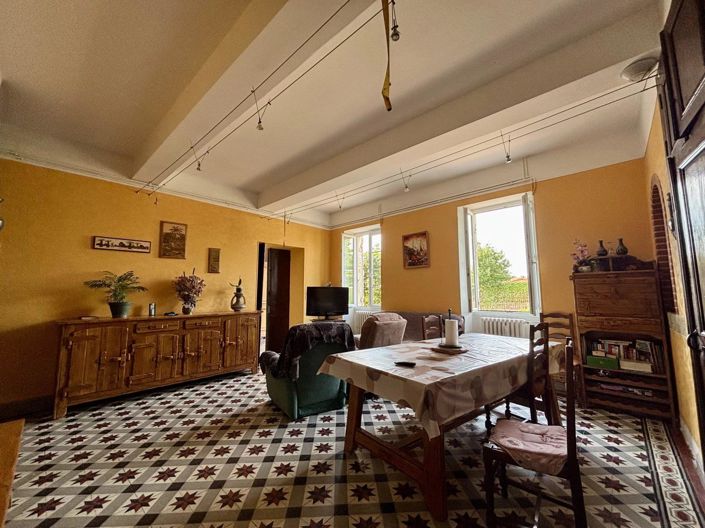 Image No.8-5 Bed House for sale