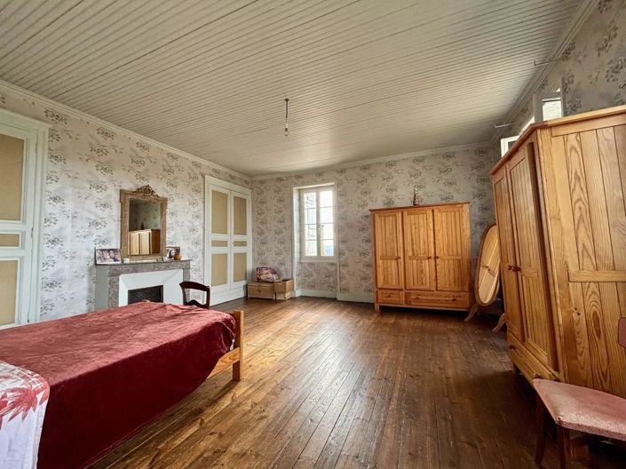 Image No.9-5 Bed House for sale