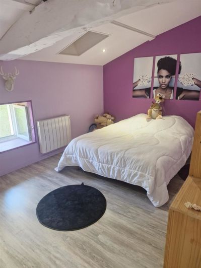 Image No.9-5 Bed House for sale