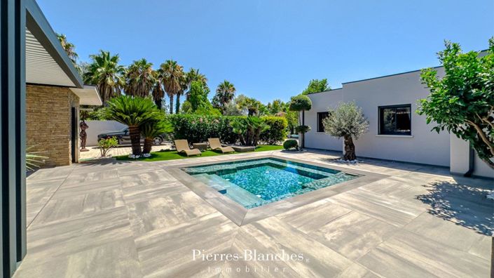 Image No.10-4 Bed House for sale