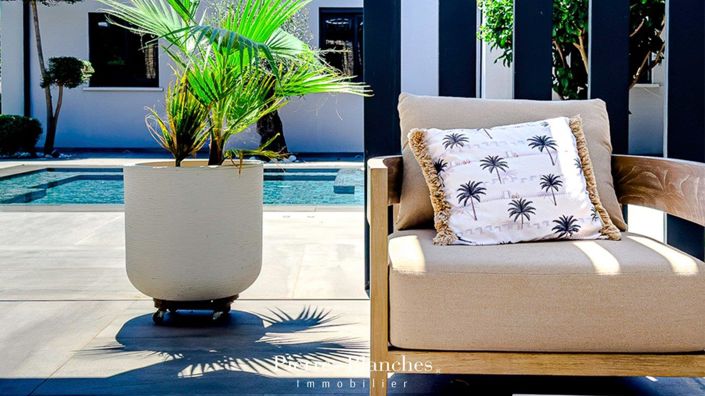 Image No.2-4 Bed House for sale