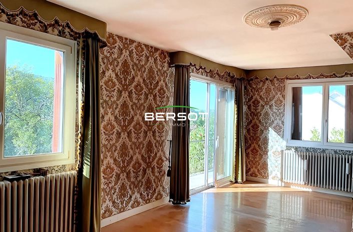 Image No.2-3 Bed House for sale