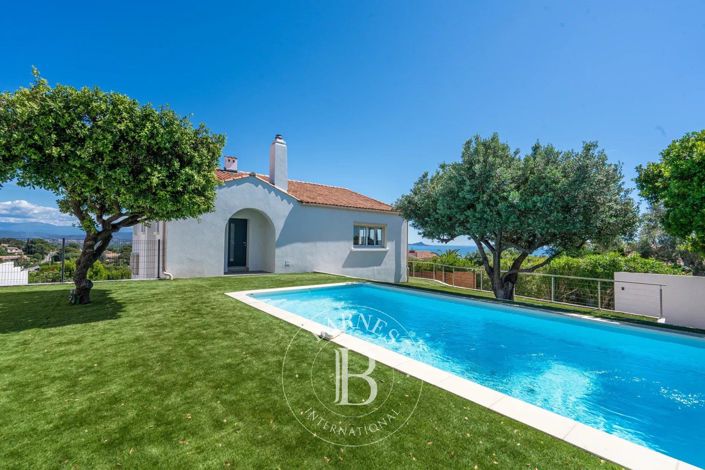 Image No.2-4 Bed House for sale