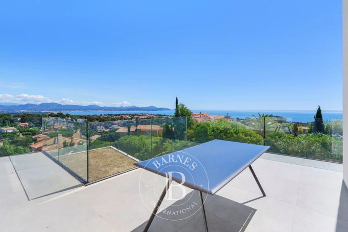 Image No.3-4 Bed House for sale