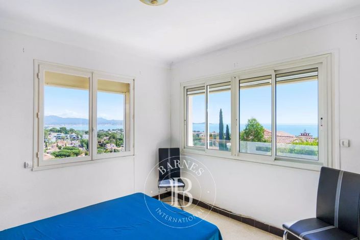 Image No.7-4 Bed House for sale