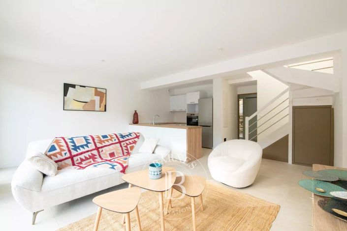 Image No.16-2 Bed Apartment for sale