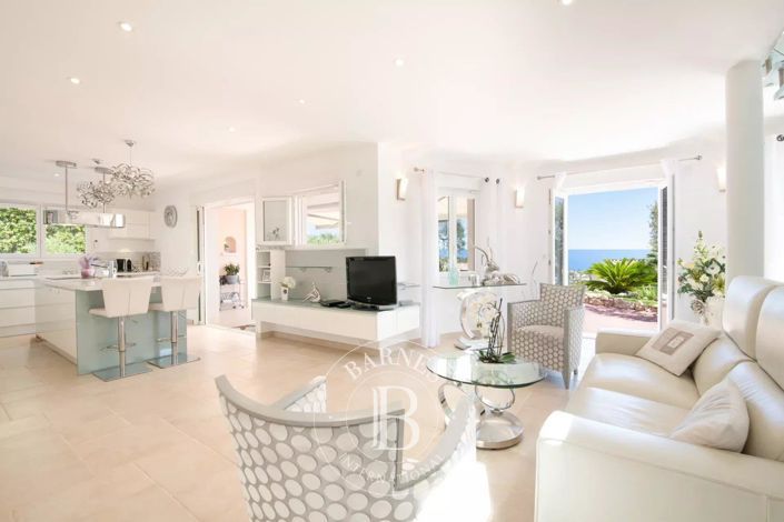 Image No.7-3 Bed House for sale