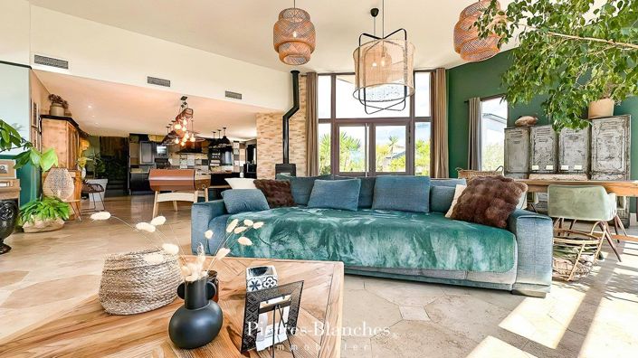 Image No.2-4 Bed House for sale