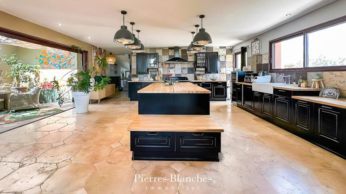 Image No.7-4 Bed House for sale