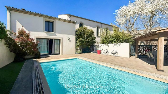Image No.1-5 Bed House for sale