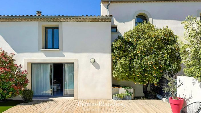 Image No.9-5 Bed House for sale