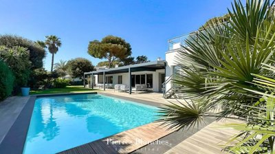 6 Bed House for sale