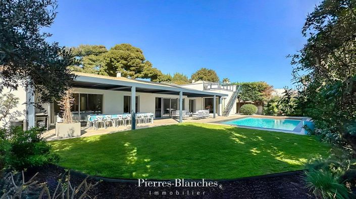 Image No.2-6 Bed House for sale