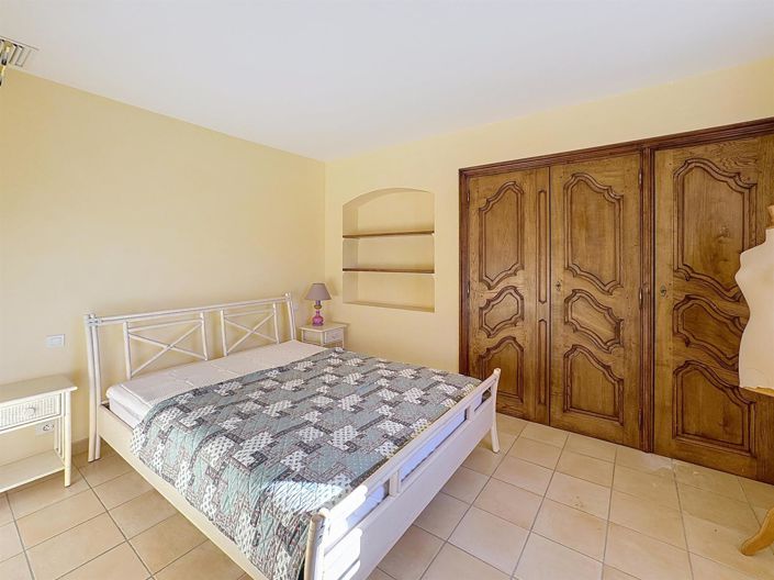 Image No.16-4 Bed House for sale