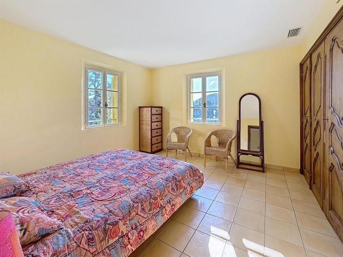 Image No.17-4 Bed House for sale