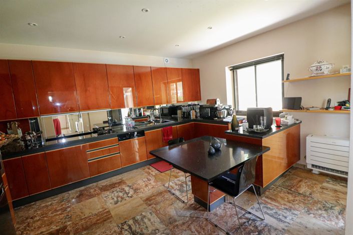 Image No.12-4 Bed House for sale