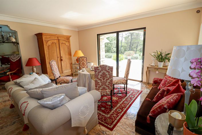 Image No.17-4 Bed House for sale