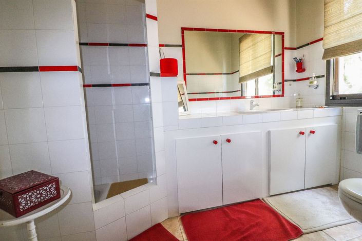 Image No.21-4 Bed House for sale