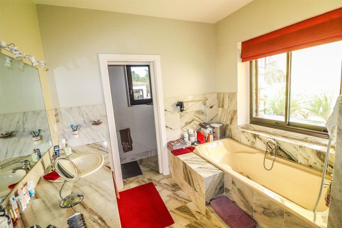 Image No.23-4 Bed House for sale