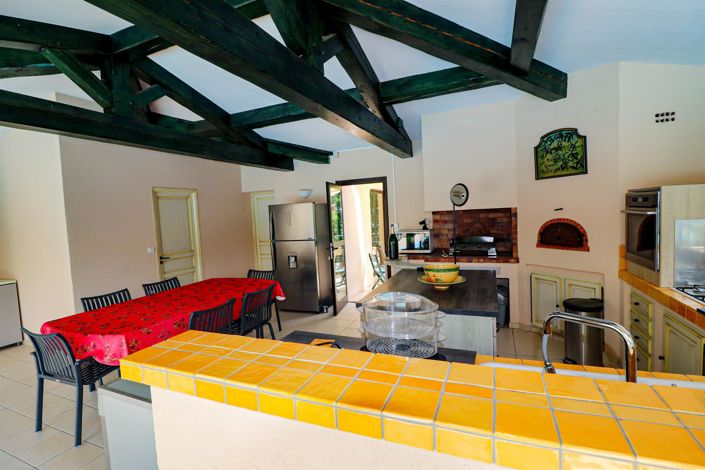 Image No.30-4 Bed House for sale