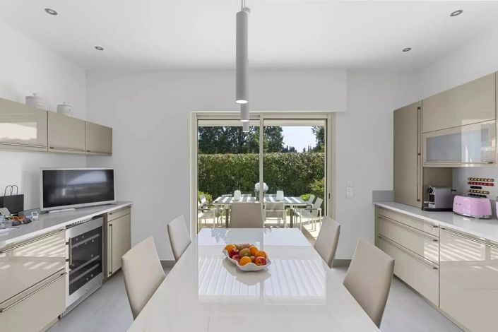 Image No.3-4 Bed House for sale