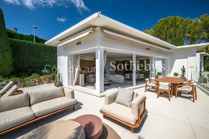 Image No.16-4 Bed Property for sale