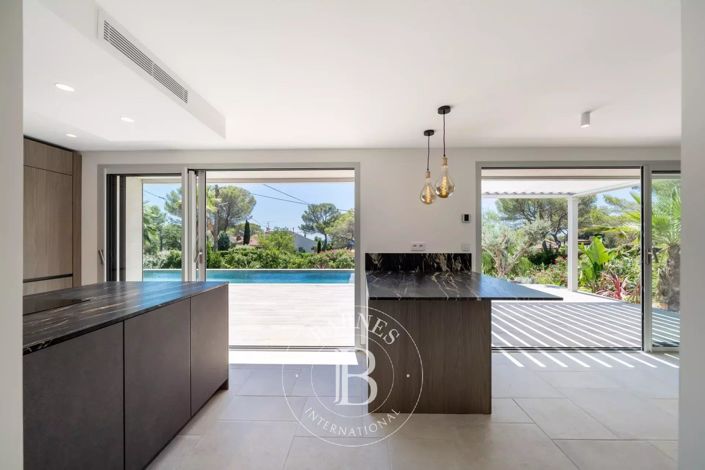 Image No.3-Maison de 4 chambres à vendre à Saint-Raphael