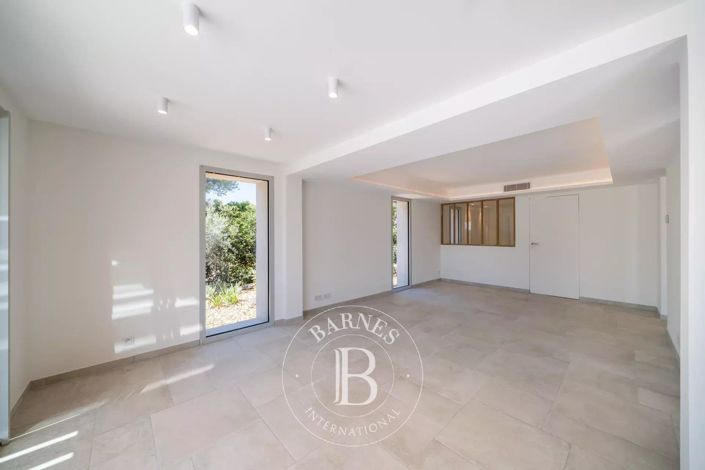 Image No.5-Maison de 4 chambres à vendre à Saint-Raphael