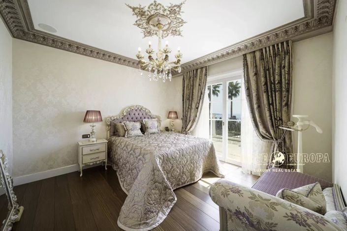 Image No.10-8 Bed House for sale