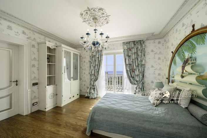 Image No.12-8 Bed House for sale