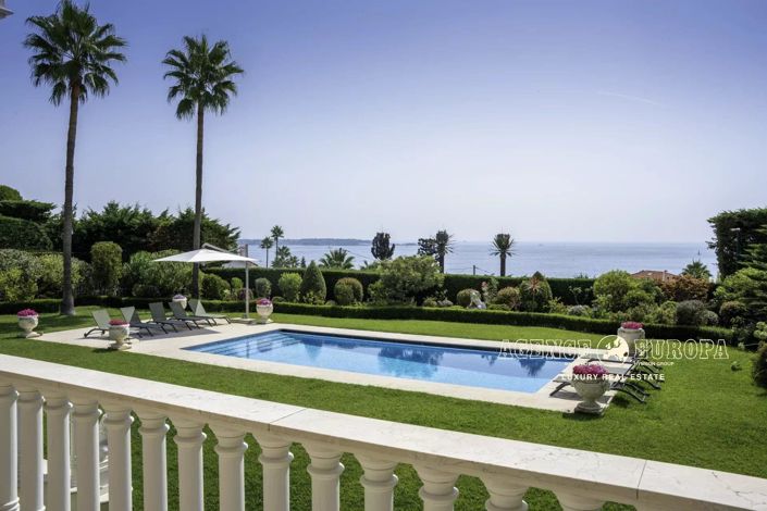 Image No.2-8 Bed House for sale