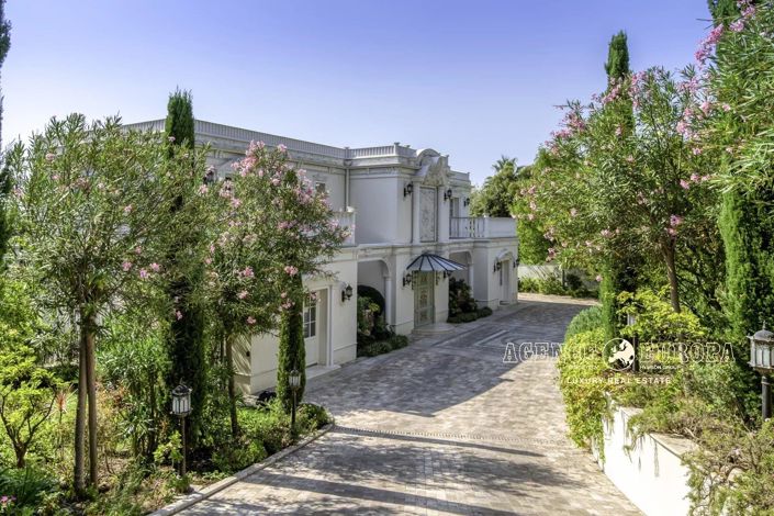 Image No.5-8 Bed House for sale