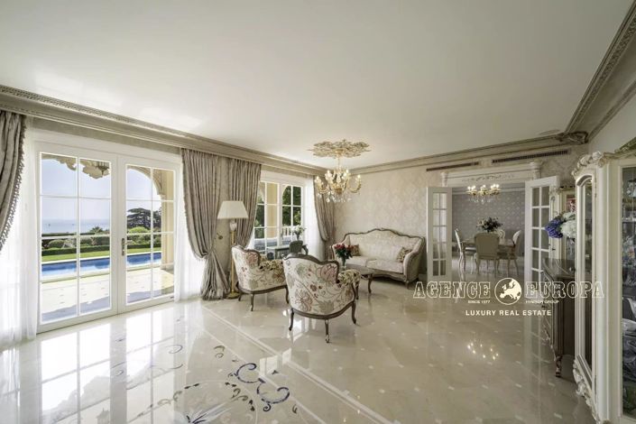 Image No.7-8 Bed House for sale