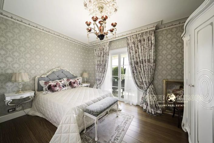 Image No.9-8 Bed House for sale