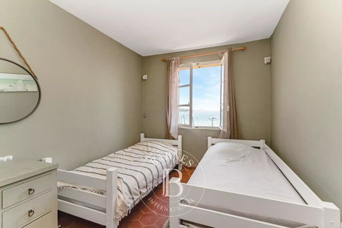 Image No.9-3 Bed Apartment for sale